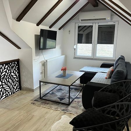 Vacation House Studenac Bihać Extérieur photo