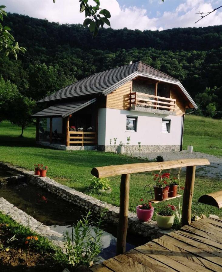 Vacation House Studenac Bihać Extérieur photo