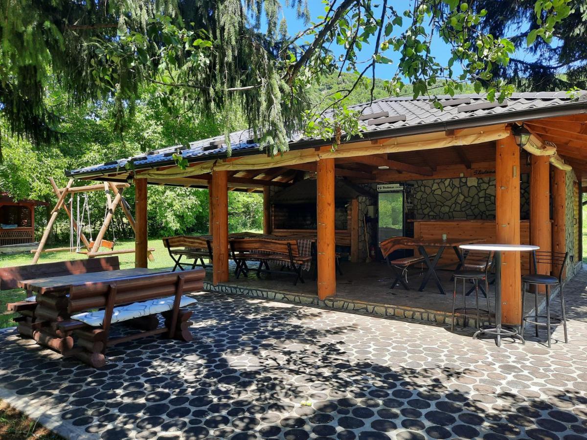 Vacation House Studenac Bihać Extérieur photo