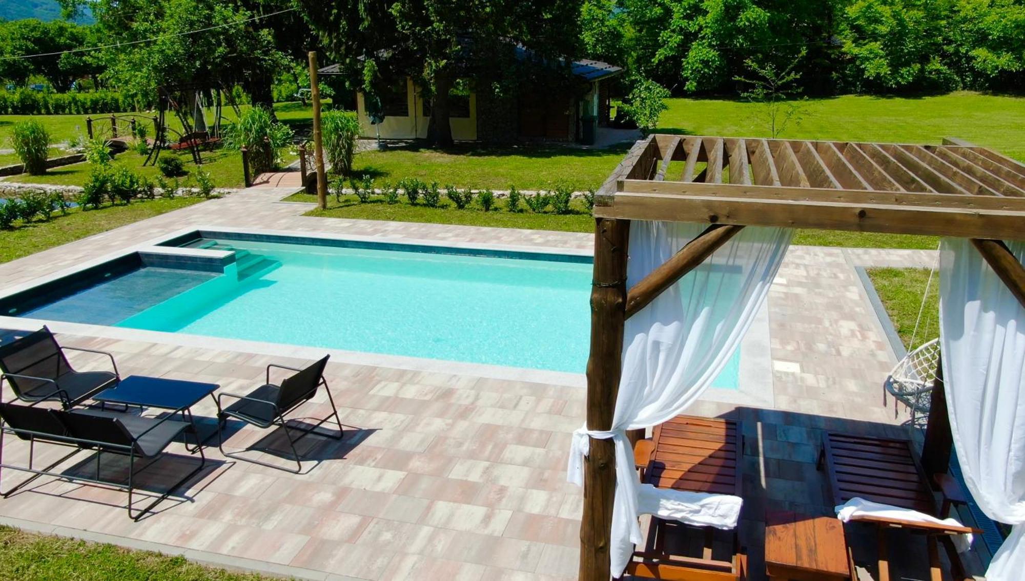 Vacation House Studenac Bihać Extérieur photo